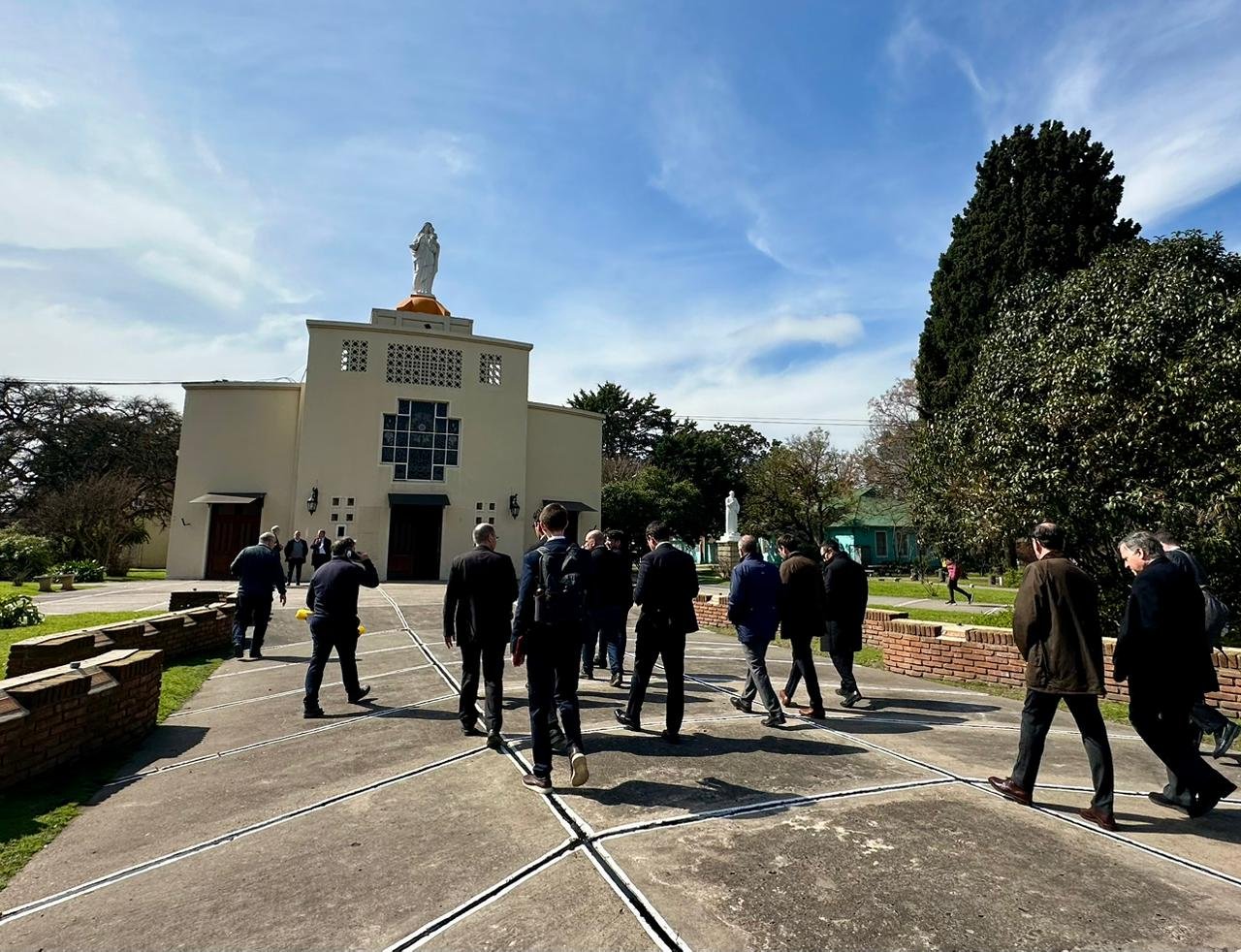 Municipio acompaña delegación vaticana en la llegada del Papa León XIV al Cottolengo 2 Municipio acompaña delegación vaticana en la llegada del Papa León XIV al Cottolengo