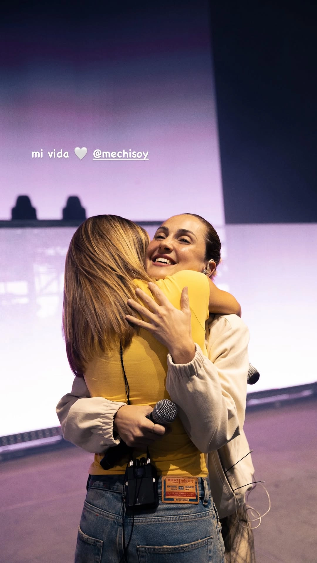 Tini Stoessel muestra la intimidad de su show en México y presenta a sus acompañantes 3 Tini Stoessel muestra la intimidad de su show en México y presenta a sus acompañantes