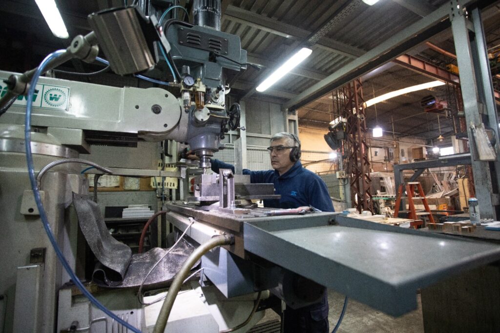 Fernando Espinoza reclama por la industria en su día 3 Fernando Espinoza reclama por la industria en su día