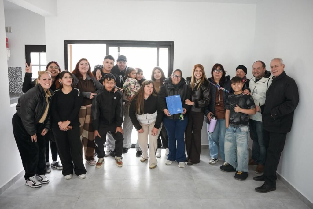 Reubicación y entrega de viviendas en Isla Maciel 6 Reubicación y entrega de viviendas en Isla Maciel