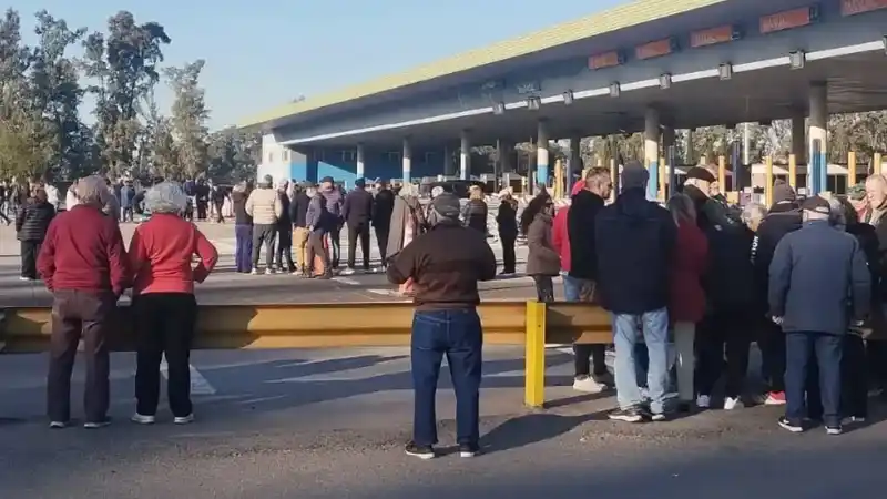 Defensoría de Pilar pidió eximir a vecinos del peaje Larena 2 Defensoría de Pilar pidió eximir a vecinos del peaje Larena