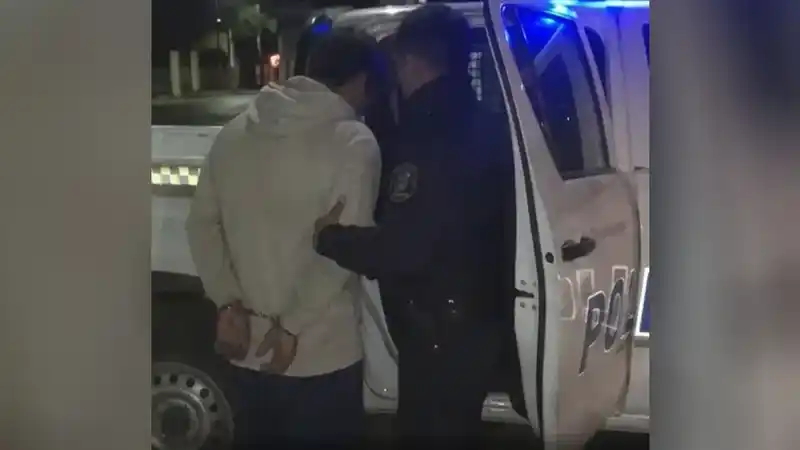 Arrestan a joven por agredir y amenazar a una adolescente 2 Arrestan a joven por agredir y amenazar a una adolescente