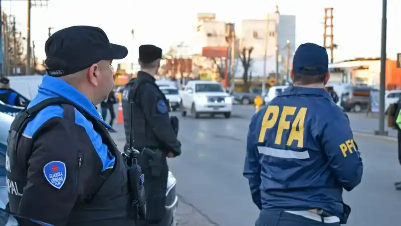 Detienen en Pilar a seis con pedidos de captura activos 2 Detienen en Pilar a seis con pedidos de captura activos