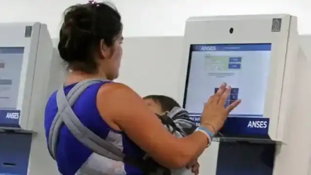 Gobierno automatiza verificación de salud y escolaridad para AUH 2 Gobierno automatiza verificación de salud y escolaridad para AUH