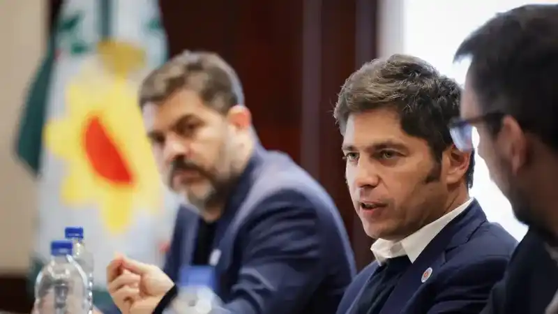Kicillof cruzó a Milei por Malvinas y lo llamó fan de Thatcher y oportunista 2 Kicillof cruzó a Milei por Malvinas y lo llamó fan de Thatcher y oportunista