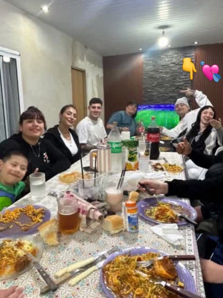 La Joaqui y Tiago PZK oficializan su noviazgo con fotos románticas 3 La Joaqui y Tiago PZK oficializan su noviazgo con fotos románticas