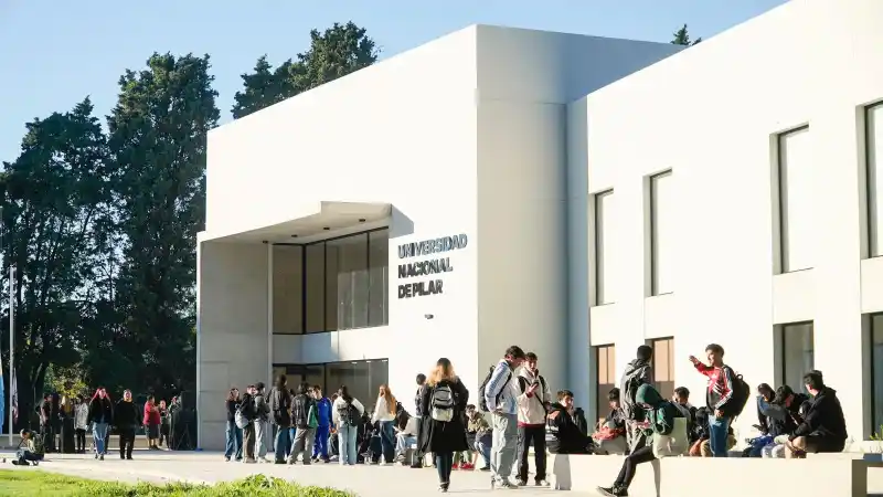 Comunidad celebra 3 años de la Universidad Nacional de Pilar 2 Comunidad celebra 3 años de la Universidad Nacional de Pilar
