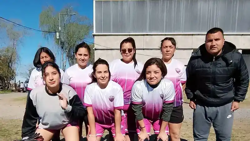 Las Lobis y Poli Agustoni líderes de la Liga F7 Femenina 2 Las Lobis y Poli Agustoni líderes de la Liga F7 Femenina