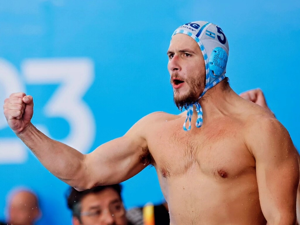 Nahuel Leona Bustos, jugador de waterpolo, elegido el más atractivo de los Suramericanos 2 Nahuel Leona Bustos, jugador de waterpolo, elegido el más atractivo de los Suramericanos