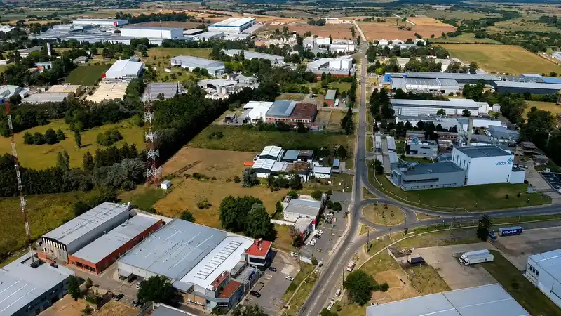 Riesgo de cierre de 50 empresas en el Parque Industrial de Pilar 2 Riesgo de cierre de 50 empresas en el Parque Industrial de Pilar