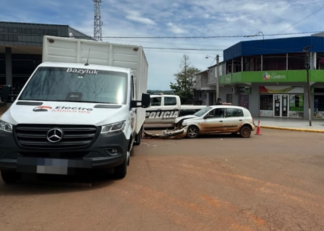 Choque entre auto y camión en San Vicente 3 Choque entre auto y camión en San Vicente