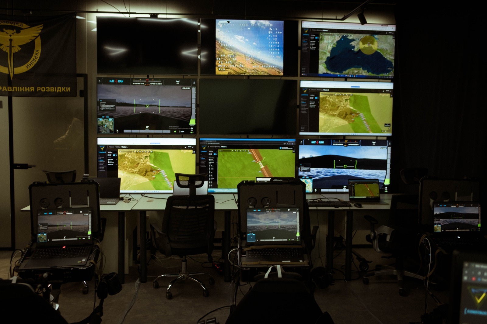 Grupo secreto ucraniano sale de las sombras y refuerza a la OTAN 2 Laboratorio en el que enseñan a los drones a operar de forma autónoma con inteligencia artificial.