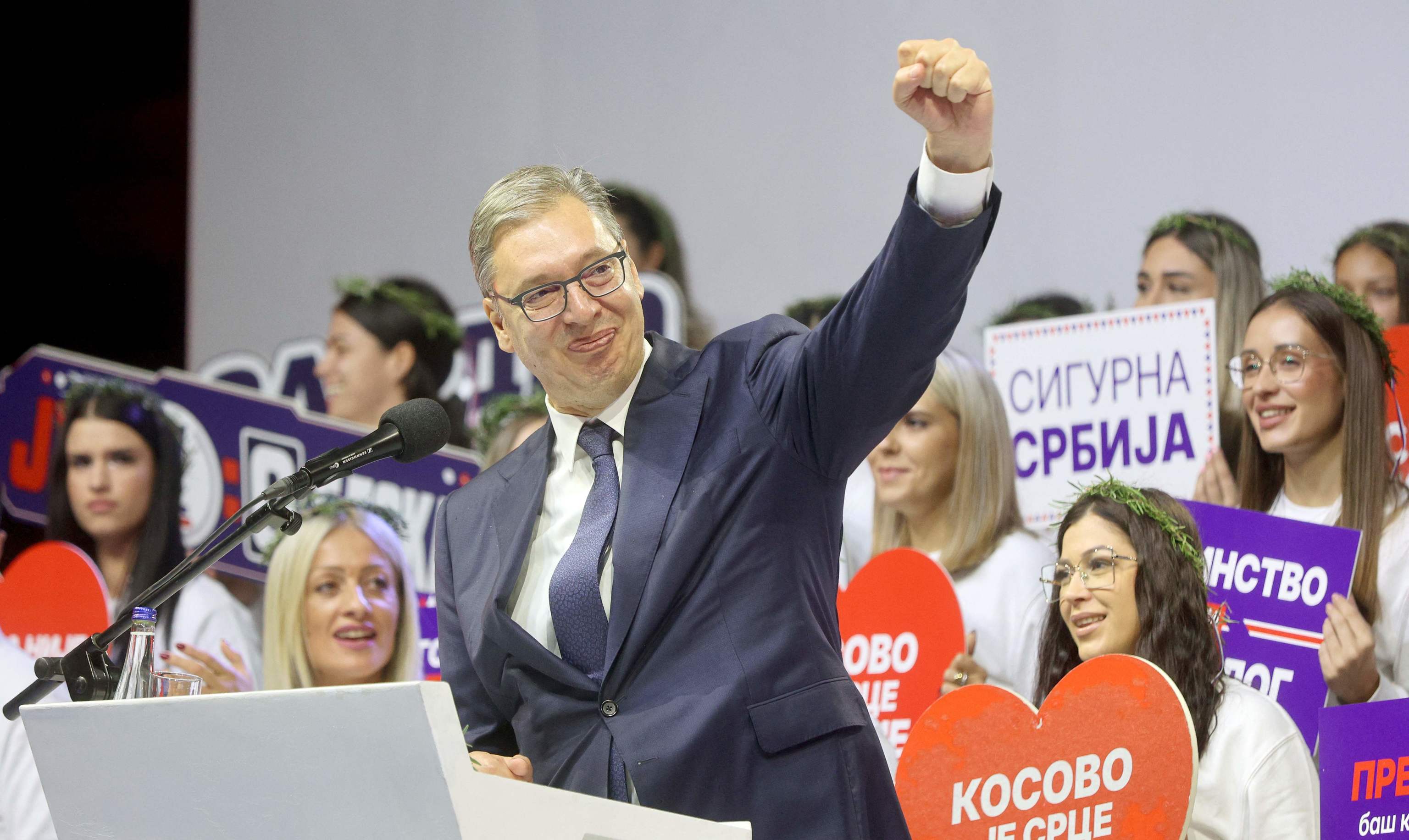 Serbia entre el continuismo de Vucic y la movilización estudiantil 3 El ex presidente de Serbia y aspirante a primer ministro, Aleksandar Vucic, durante un mitin en Nis el pasado miércoles.