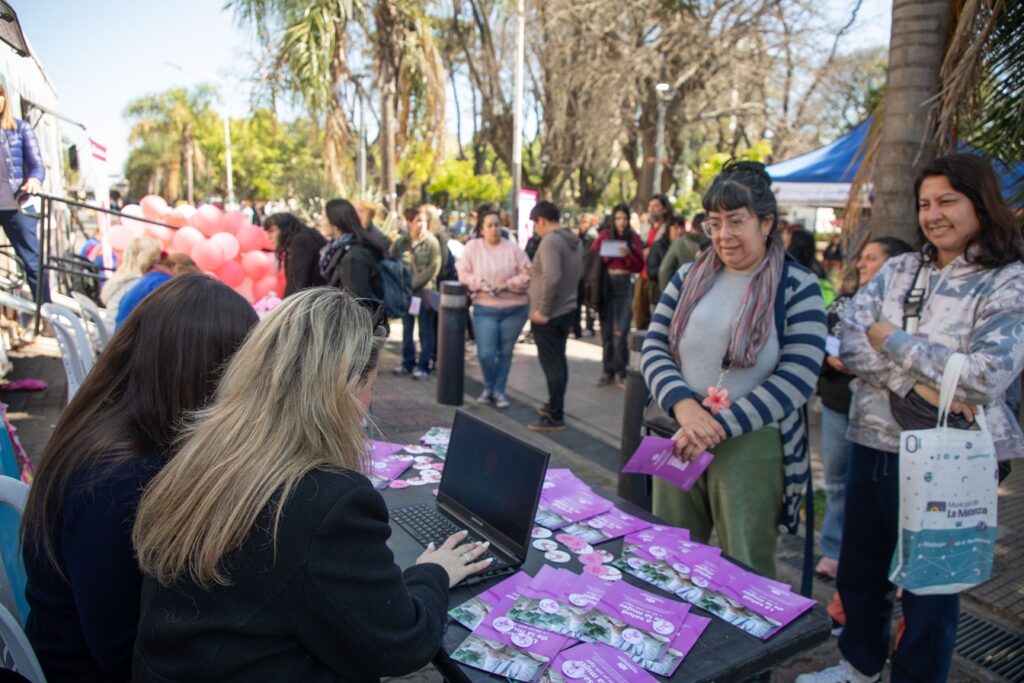 Octubre Rosa finaliza con controles gratuitos para detección temprana del cáncer de mama 3 Octubre Rosa finaliza con controles gratuitos para detección temprana del cáncer de mama