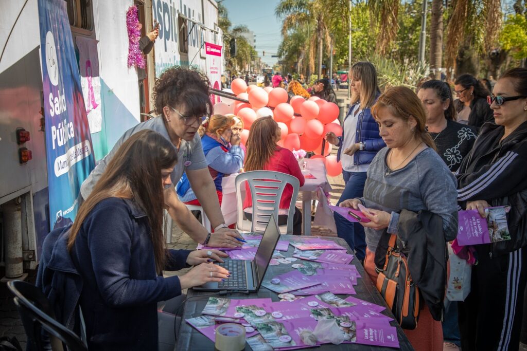 Octubre Rosa finaliza con controles gratuitos para detección temprana del cáncer de mama 2 Octubre Rosa finaliza con controles gratuitos para detección temprana del cáncer de mama