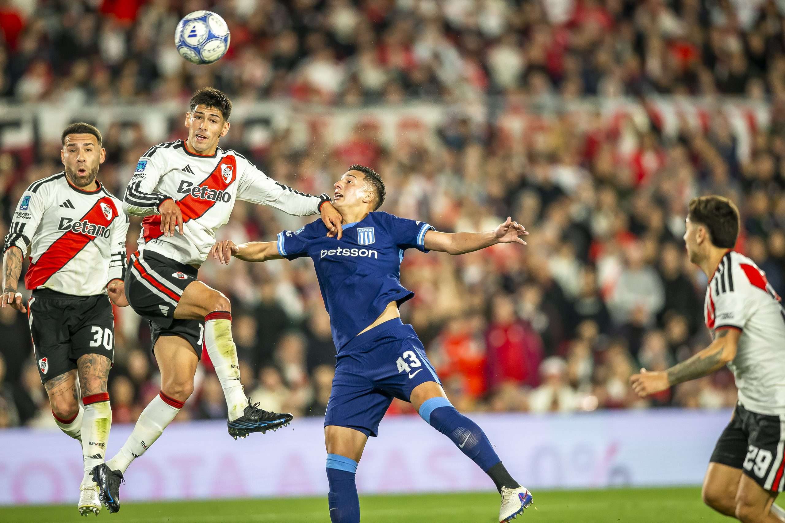 River, fortalecido tras vencer a Racing en el Monumental 6 River, fortalecido tras vencer a Racing en el Monumental