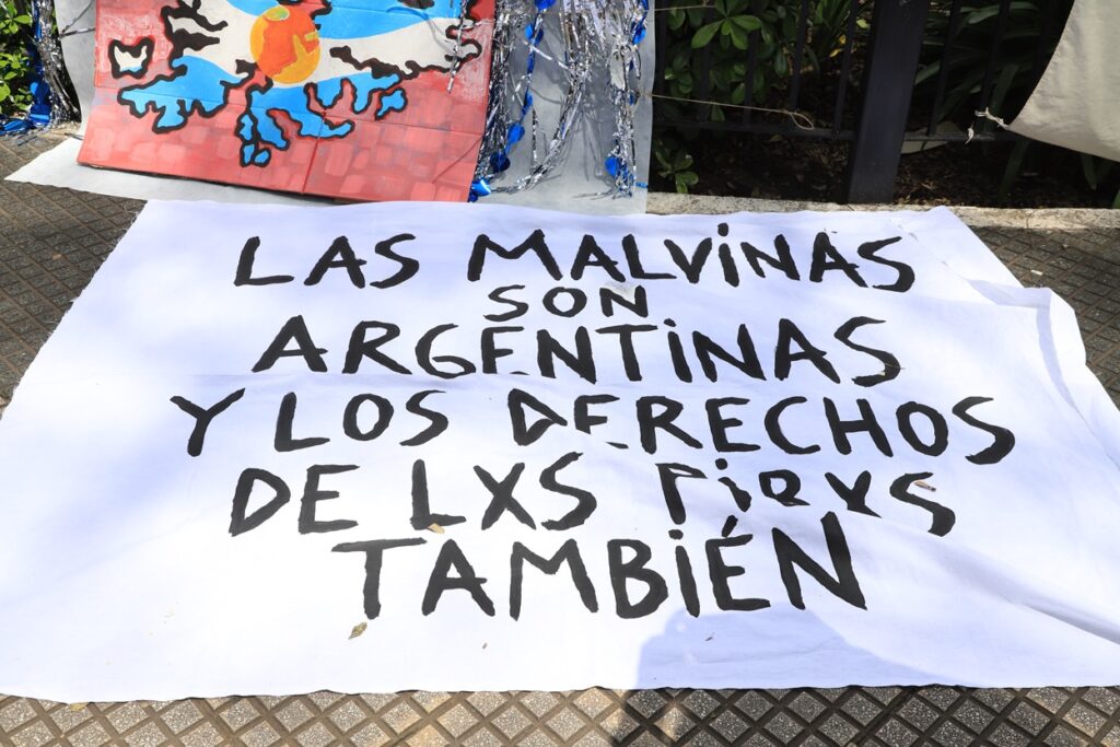Cientos de niñas, niños y jóvenes en la plaza por sus derechos 2 Cientos de niñas, niños y jóvenes en la plaza por sus derechos
