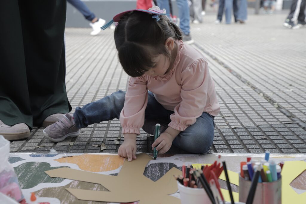 Cientos de niñas, niños y jóvenes en la Plaza por los Derechos de la Niñez 4 Cientos de niñas, niños y jóvenes en la Plaza por los Derechos de la Niñez