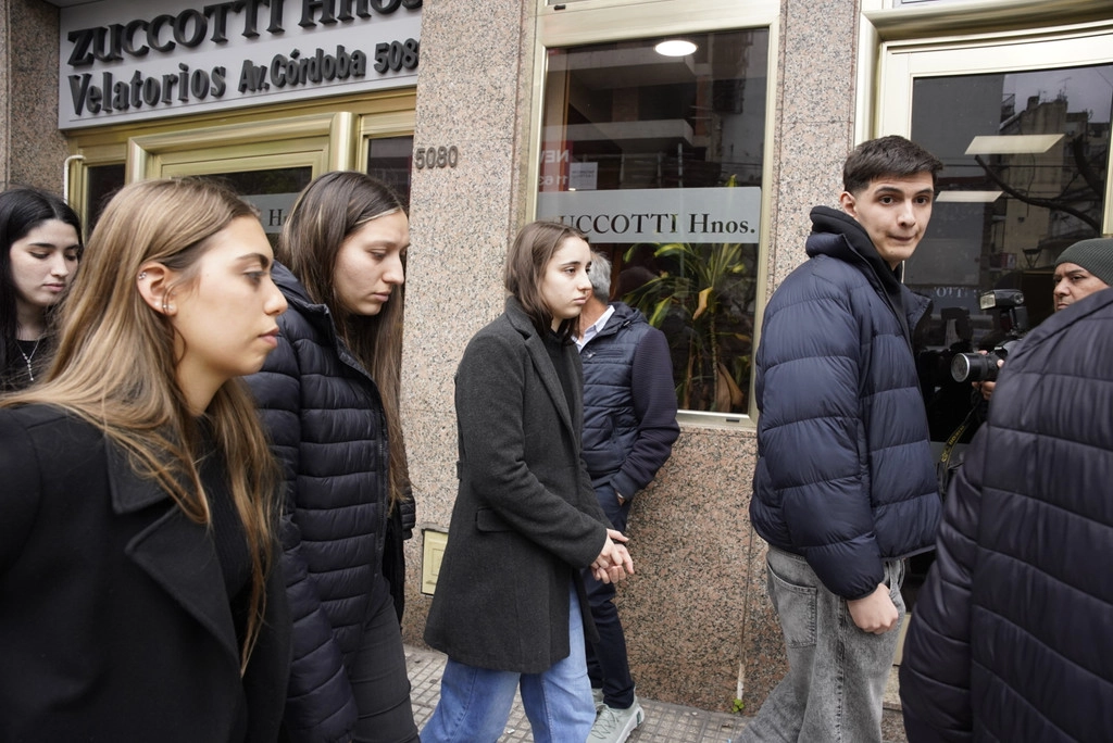 El último adiós a Fernando Confessore en fotos 2 Candela, Julieta y Jimena, las hijas de Fernando Confessore. Foto: RS.