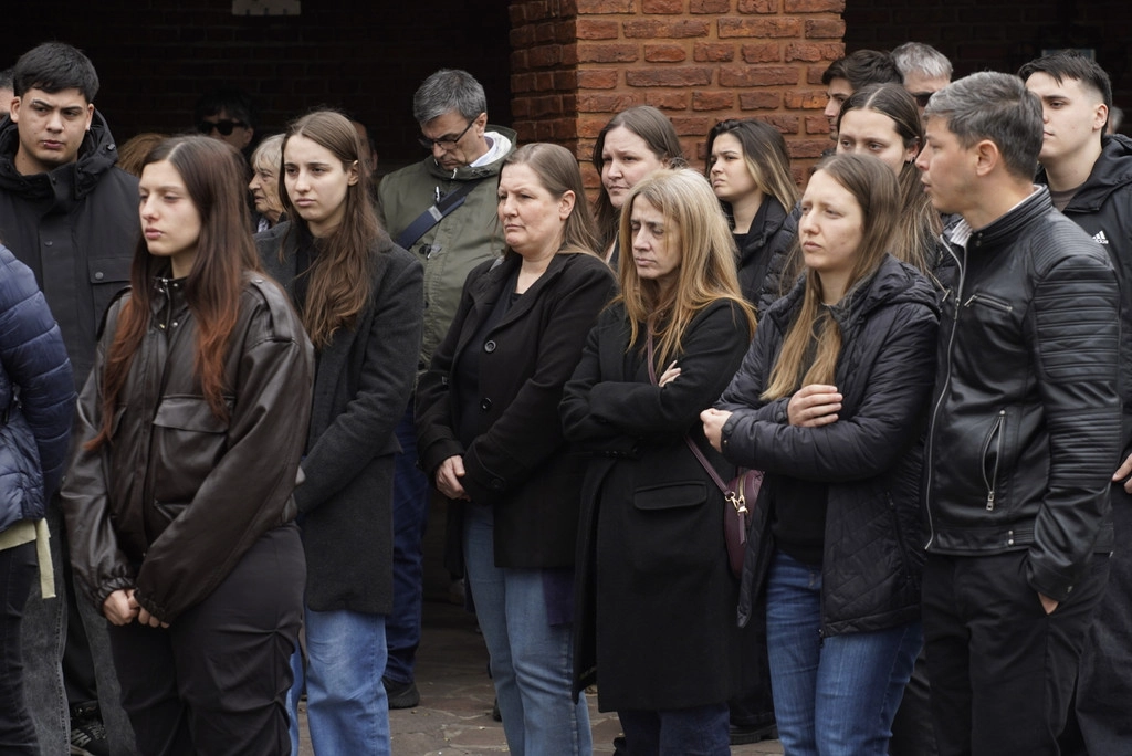 El último adiós a Fernando Confessore en fotos 3 Las hijas y la esposa de Fernando Confessore. Fotos: RS Fotos.