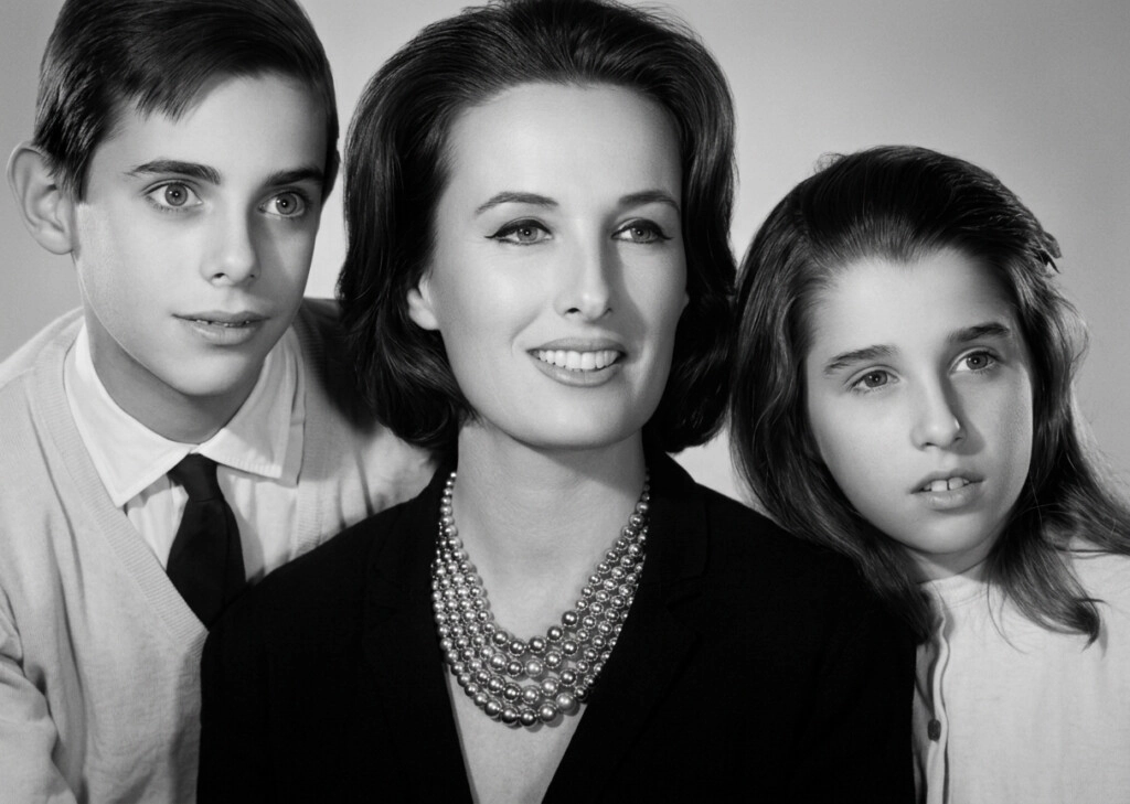 La traumática muerte de Danielito, hijo reencontrado de Mirtha Legrand 3 LA DIVA CON SUS DOS HIJOS: DANIELITO DE UN LADO, MARCELA TINAYRE DEL OTRO.