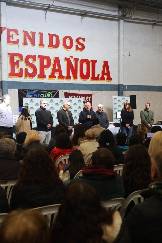 Casi 300 familias de Esteban Echeverría firmaron sus escrituras 3 Casi 300 familias de Esteban Echeverría firmaron sus escrituras