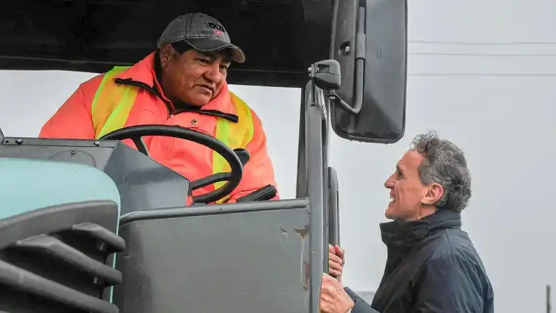 Gobierno bonaerense denunciará a Milei y Caputo por manejo del Fondo Hídrico 2 Gobierno bonaerense denunciará a Milei y Caputo por manejo del Fondo Hídrico