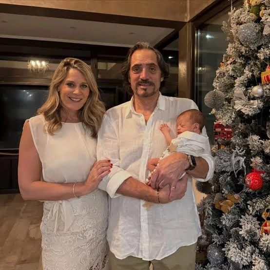 Millonario mediático se casó y casi simultáneamente fue padre y abuelo 3 HACE MENOS DE UN AÑO, EDUARDO FORT FUE PAPA DE UN VARONCITO CON ROCIO MARENGO. AHORA FUE ABUELO.