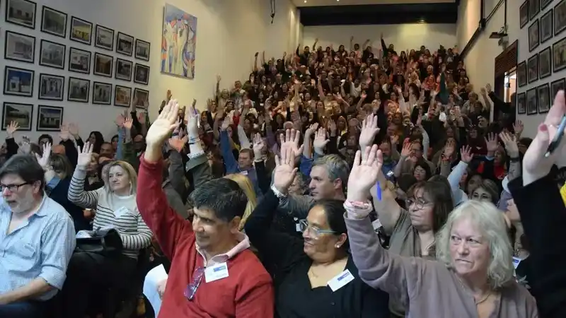 FEB rechaza oferta salarial bonaerense y convoca paro 2 FEB rechaza oferta salarial bonaerense y convoca paro