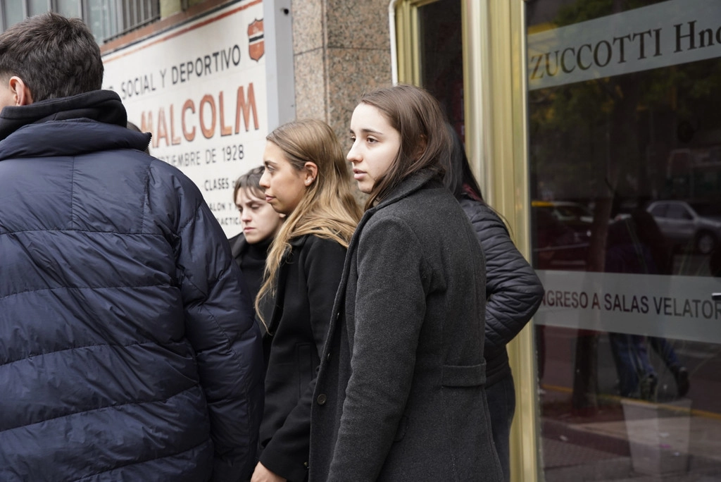 Velorio de Fernando Confessore: dolor de hijas y esposa 2 Velorio de Fernando Confessore: dolor de hijas y esposa
