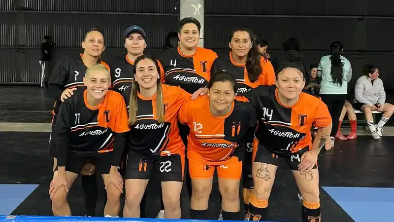 Poli Agustoni goleó y lidera el torneo 2 Poli Agustoni goleó y lidera el torneo