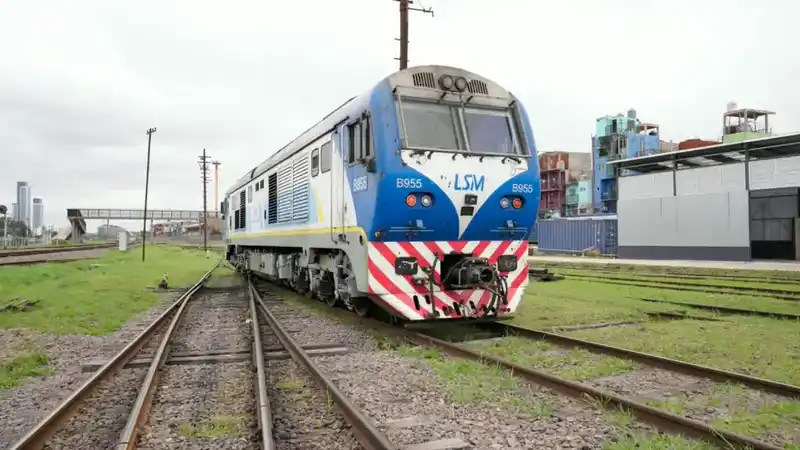 Reparan locomotora del Tren San Martín 2 Reparan locomotora del Tren San Martín