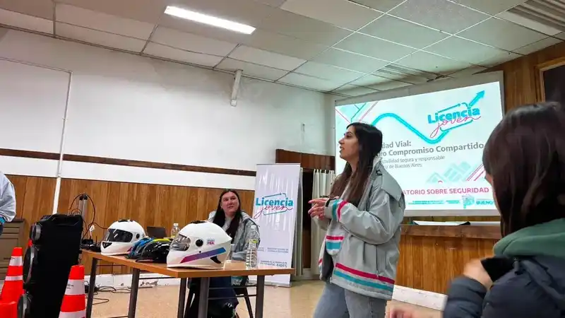 Ciclo de charlas sobre seguridad vial en Pilar 2 Ciclo de charlas sobre seguridad vial en Pilar
